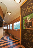 写真：ビュッフェ（2号車）