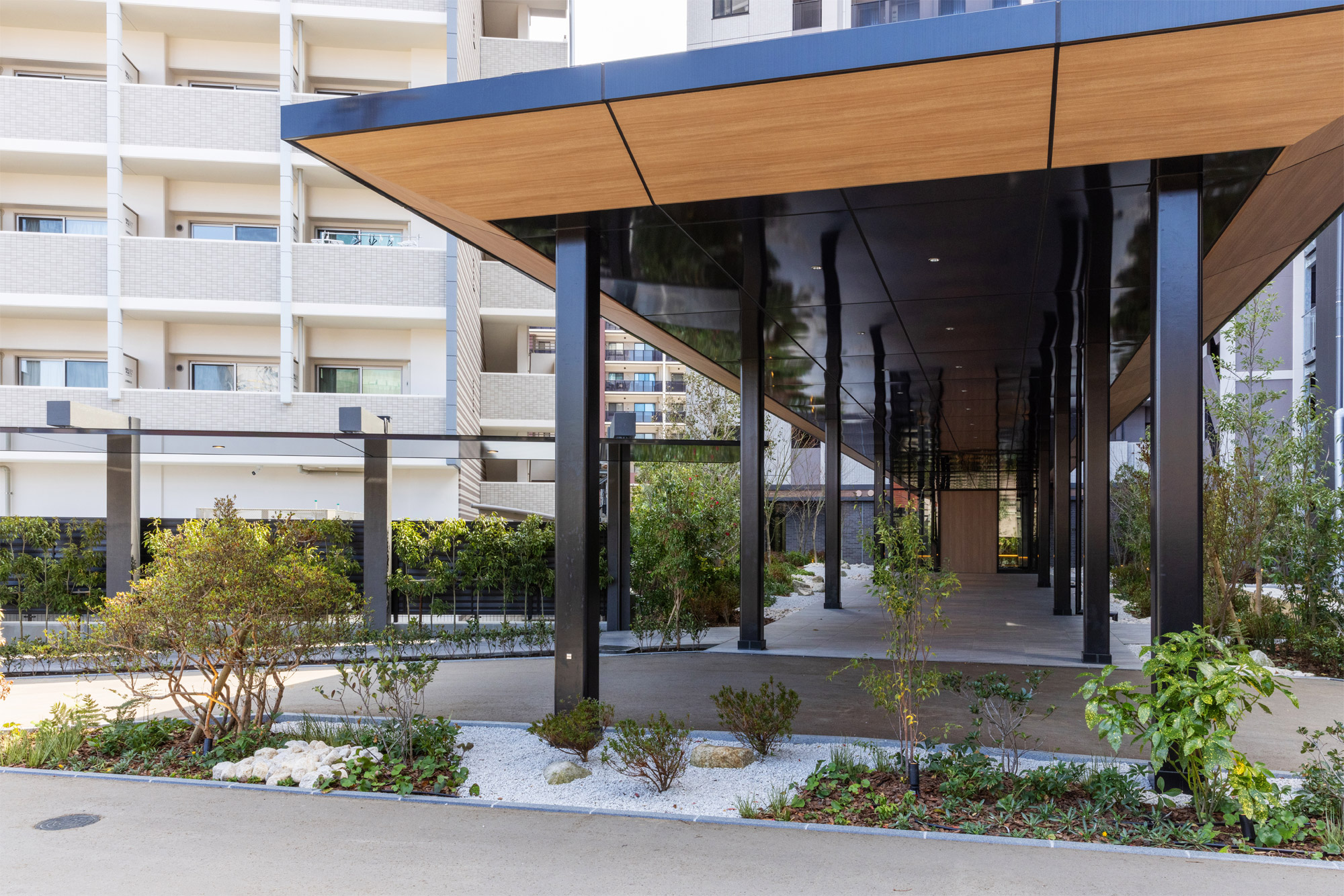 ENTRANCE01
