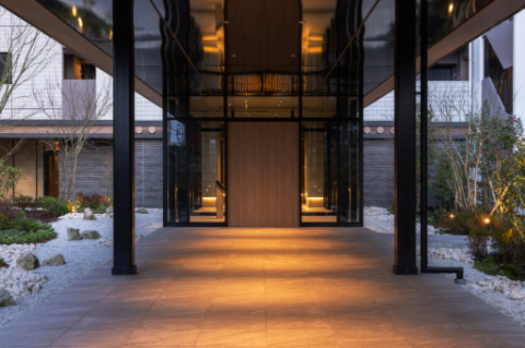ENTRANCE02
