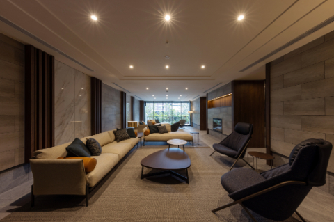 OWNER'S LOUNGE