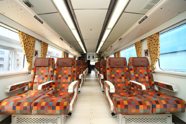 特急 あそぼーい Jr九州の列車たち Jr九州 観光列車 D S列車 新幹線