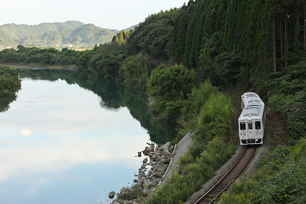 特急 海幸山幸 Jr九州の列車たち Jr九州 観光列車 D S列車 新幹線