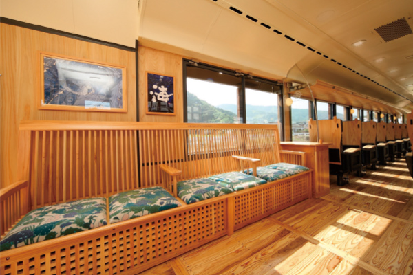 特急 海幸山幸 Jr九州の列車たち Jr九州 観光列車 D S列車 新幹線