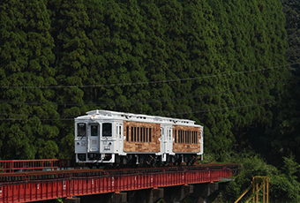 D&S（デザイン＆ストーリー）列車とは？